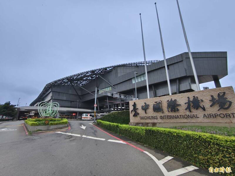 台中機場航班受雷雨影響。（資料照）