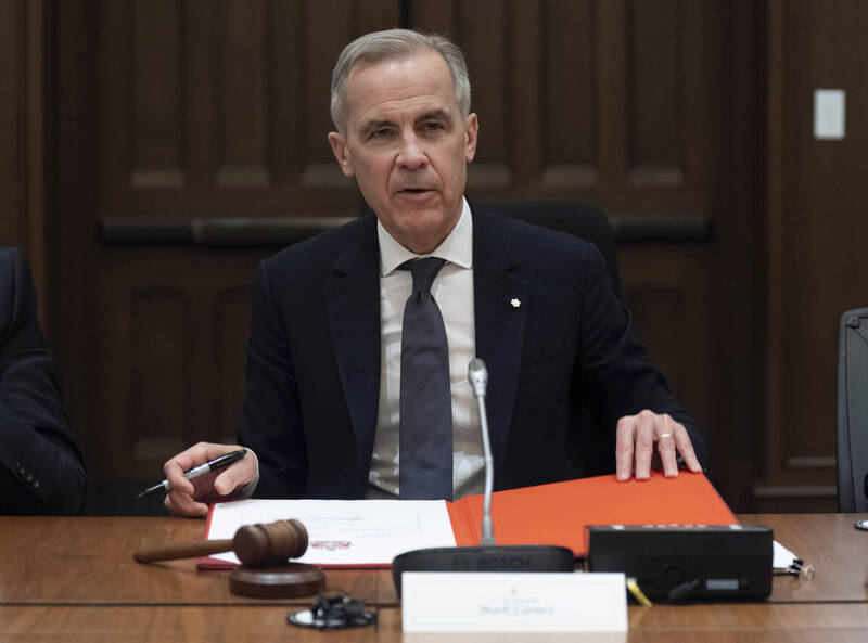 加拿大總理卡尼(Mark Carney)今天說,美國總統川普必須停止發表有關加拿大的「失禮」言論,兩國才能就未來關係展開嚴肅討論。(美聯社) 加拿大總理卡尼(Mark Carney)今天說,美國總統川普必須停止發表有關加拿大的「失禮」言論,兩國才能就未來關係展開嚴肅討論。(美聯社)