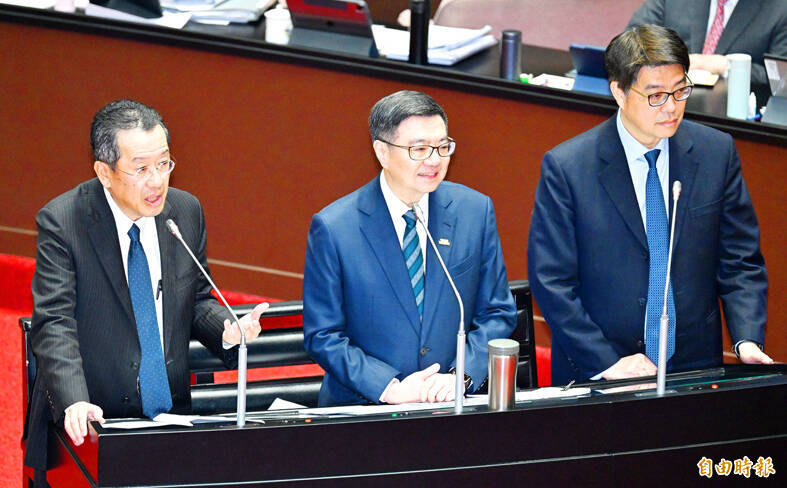 From left, Minister of National Defense Wellington Koo, Premier Cho Jung-tai and Mainland Affairs Council Minister Chiu Chui-cheng attend a plenary session at the Legislative Yuan in Taipei yesterday.
Photo: Liao Chen-huei, Taipei Times
From left, Minister of National Defense Wellington Koo, Premier Cho Jung-tai and Mainland Affairs Council Minister Chiu Chui-cheng attend a plenary session at the Legislative Yuan in Taipei yesterday.
Photo: Liao Chen-huei, Taipei Times
