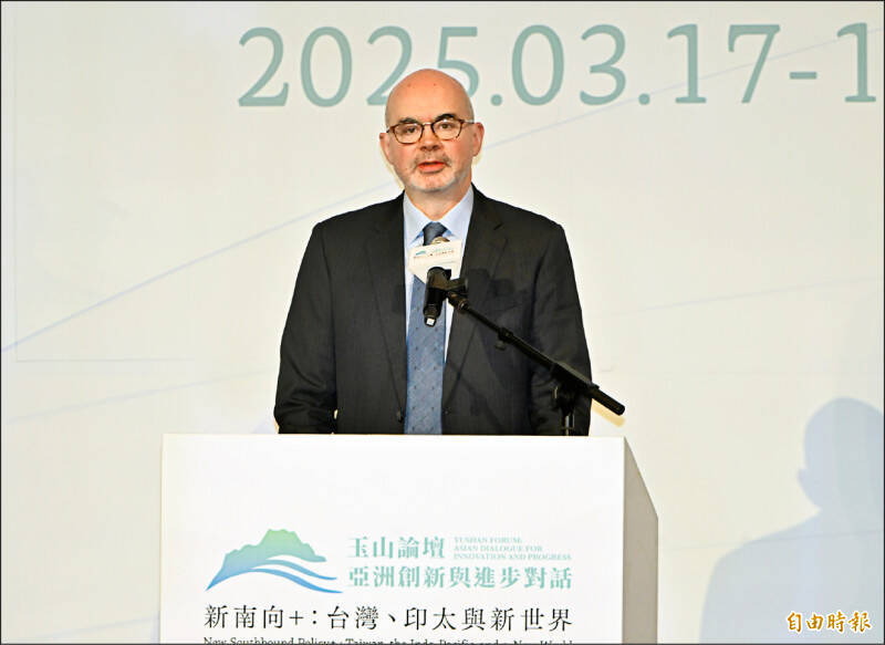 美國在台協會處長谷立言昨於玉山論壇開幕式致詞表示,賴清德欲打擊中國長期以來的間諜與影響力行動提出的倡議,將能進一步提升美方與台灣合作的能力。(記者田裕華攝) 美國在台協會處長谷立言昨於玉山論壇開幕式致詞表示,賴清德欲打擊中國長期以來的間諜與影響力行動提出的倡議,將能進一步提升美方與台灣合作的能力。(記者田裕華攝)