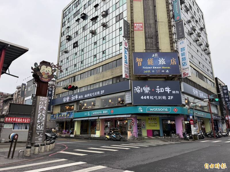 「涮樂和牛」羅東店上吐下瀉延燒累計82人發病,5名廚師驗出諾羅病毒陽性。(記者王峻祺攝) 「涮樂和牛」羅東店上吐下瀉延燒累計82人發病,5名廚師驗出諾羅病毒陽性。(記者王峻祺攝)