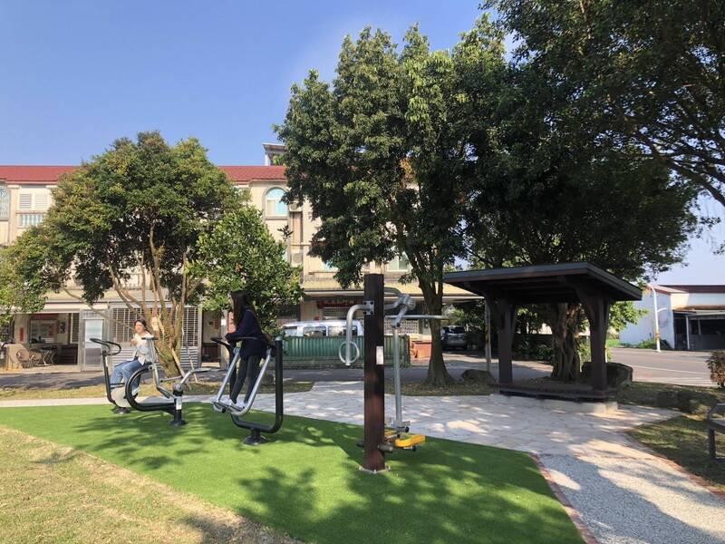 冬山鄉清溝公園大樹成蔭,適合放慢腳步,體驗悠閒時光。(冬山鄉公所提供) 冬山鄉清溝公園大樹成蔭,適合放慢腳步,體驗悠閒時光。(冬山鄉公所提供)