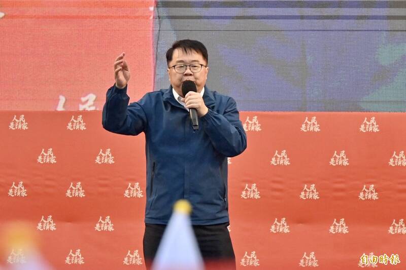 民進黨今（30）日在新北市板橋區舉行「人民是頭家」政策宣講會，立委吳秉叡致詞。（記者叢昌瑾攝）