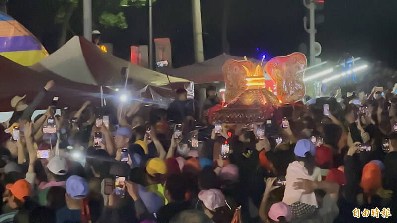 大甲媽祖抵達西螺 上萬信眾熱情迎接