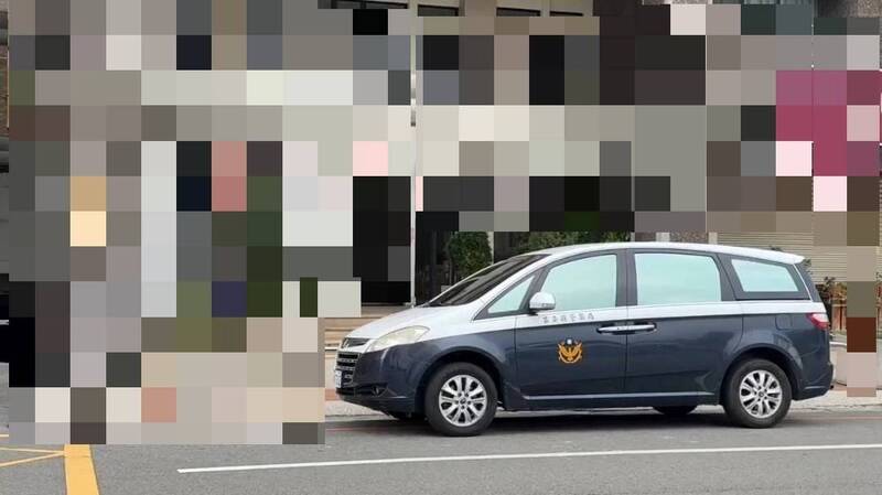 警方於案發現場採證。 (記者彭健禮翻攝) 警方於案發現場採證。 (記者彭健禮翻攝)