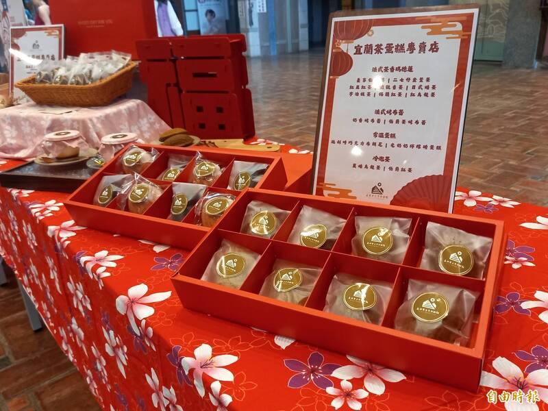 宜蘭客家桐花祭主活動多元化市集,洋溢著濃濃的客家風。(記者江志雄攝) 宜蘭客家桐花祭主活動多元化市集,洋溢著濃濃的客家風。(記者江志雄攝)