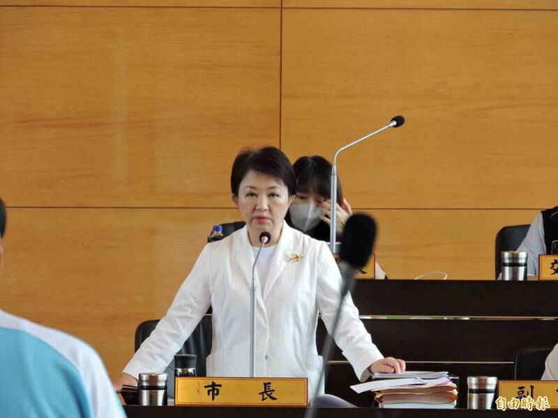 市長盧秀燕說,主任檢察官已要求消防局長不能透露案情。(記者蘇金鳳攝) 市長盧秀燕說,主任檢察官已要求消防局長不能透露案情。(記者蘇金鳳攝)