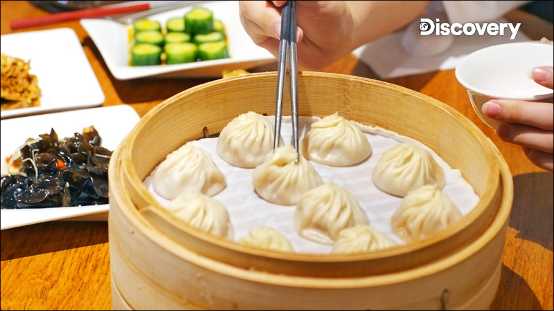 外交部與Discovery頻道合作攝製「星廚探味：台灣」，鼎泰豐以品質穩定的小籠包揚名國際。
（資料照，Discovery提供）