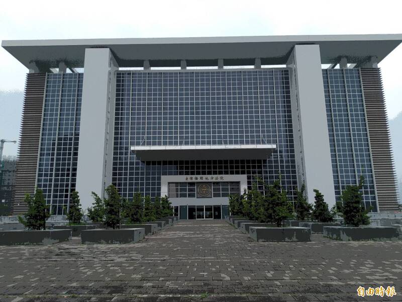 劉姓大學生不滿被叫胖子,涉嫌阻擋、恐嚇葉姓同學,被橋頭地院判罪。(記者鮑建信攝) 劉姓大學生不滿被叫胖子,涉嫌阻擋、恐嚇葉姓同學,被橋頭地院判罪。(記者鮑建信攝)