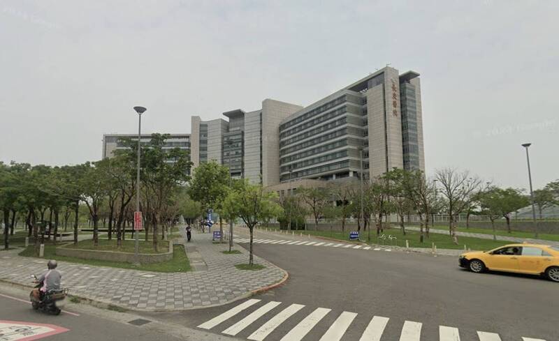 嘉義朴子桌遊館發生喋血事件，中年男子手腳被砍送至嘉義長庚醫院治療。（圖擷取自google街景圖）