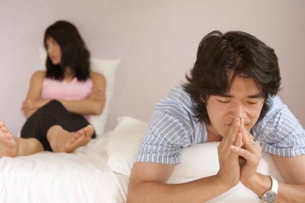 在家收到司法文書,人妻方知結婚7年夫偷吃已婚小三還播種。(情境照) 在家收到司法文書,人妻方知結婚7年夫偷吃已婚小三還播種。(情境照)