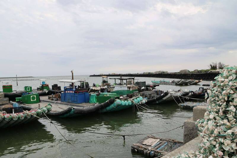 雲林縣台西、金湖漁港為縣內重要養殖、蚵苗培育重要漁港,但兩漁港部分設施未完善,縣府將投入2000萬元改善。(圖由雲林縣政府提供) 雲林縣台西、金湖漁港為縣內重要養殖、蚵苗培育重要漁港,但兩漁港部分設施未完善,縣府將投入2000萬元改善。(圖由雲林縣政府提供)