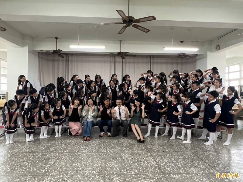 斗六市雲林國小合唱團抱回113學年度全國學生音樂比賽、師生鄉土歌謠比賽雙特優,學生的音色、音準、表情詮釋及戲劇感獲評審高度肯定。(記者黃淑莉攝) 斗六市雲林國小合唱團抱回113學年度全國學生音樂比賽、師生鄉土歌謠比賽雙特優,學生的音色、音準、表情詮釋及戲劇感獲評審高度肯定。(記者黃淑莉攝)