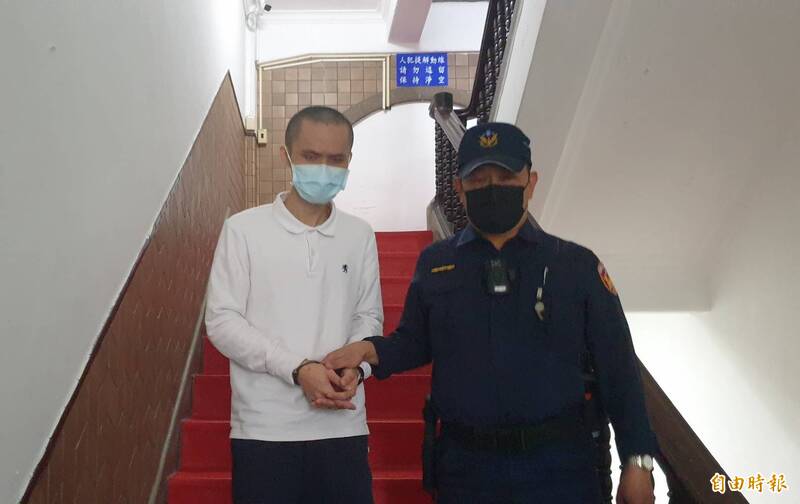 新北市政府副發言人張劭斌的胞弟張威凱,因向好友姚宗秦催討借款150萬元,竟遭姚行刑式槍殺身亡,高等法院今判姚無期徒刑。(記者楊國文攝) 新北市政府副發言人張劭斌的胞弟張威凱,因向好友姚宗秦催討借款150萬元,竟遭姚行刑式槍殺身亡,高等法院今判姚無期徒刑。(記者楊國文攝)