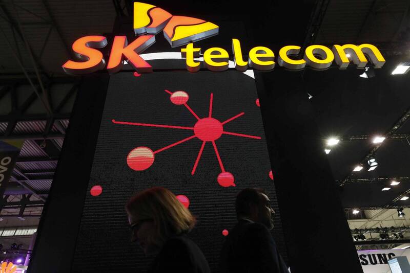 南韓電信業者SK telecom近日傳出遭駭客攻擊，部分用戶個資外洩。（路透）