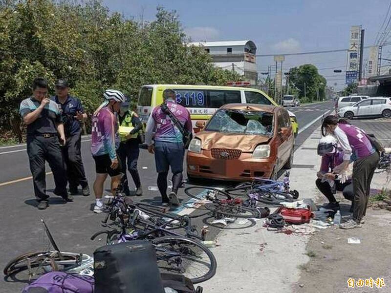 康橋國際學校秀岡校區單車環台,昨天行經彰化時遭1輛逆向行駛的轎車猛烈撞擊,造成7名學生輕重傷。 (資料照) 康橋國際學校秀岡校區單車環台,昨天行經彰化時遭1輛逆向行駛的轎車猛烈撞擊,造成7名學生輕重傷。 (資料照)