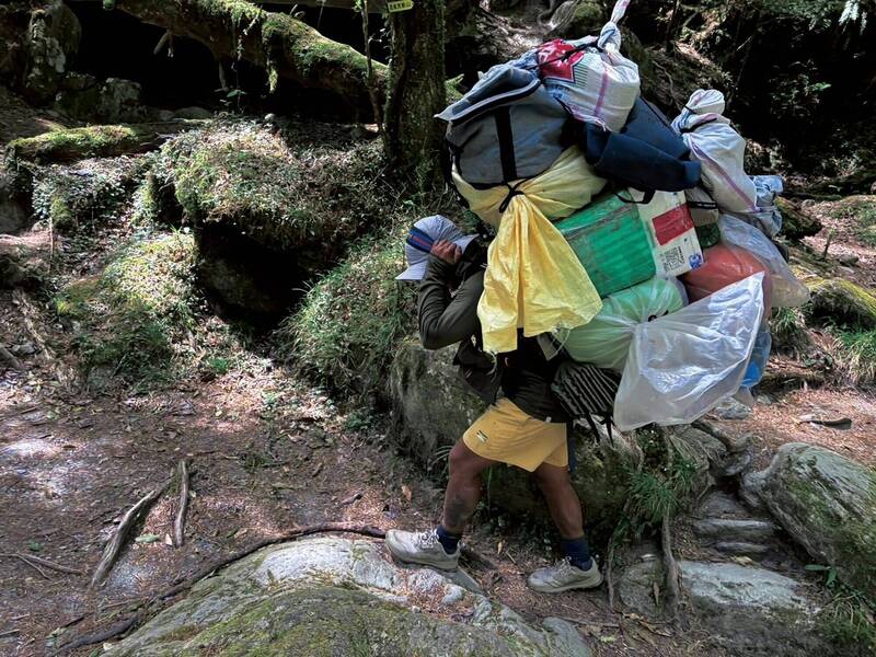 不是工具人！登山隊聘高山協作 玉管處：一併申請入園