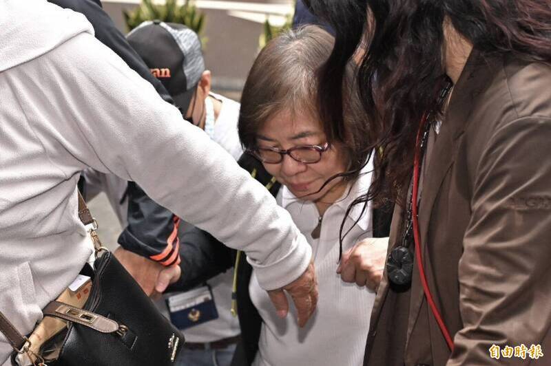 北院今下午1時裁定國民黨北市黨部主委黃呂錦茹羈押禁見。(記者塗建榮攝) 北院今下午1時裁定國民黨北市黨部主委黃呂錦茹羈押禁見。(記者塗建榮攝)