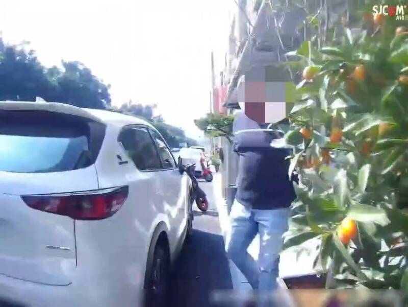 有夠派！高雄旗津宮廟前道路遭停車 男子不爽竟出拳毆人