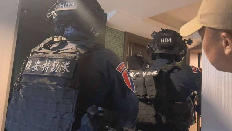 警方逮捕彭男等15人，其中7人羈押。（警方提供）