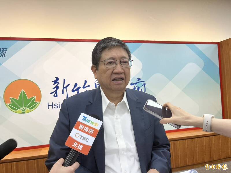 因財劃法修法獲配財源未到位、中央補助短撥等,新竹縣長楊文科今在主管會報中指示各局處嚴控經費,同時籲請中央正視支持地方政府的各項服務。(記者廖雪茹攝) 因財劃法修法獲配財源未到位、中央補助短撥等,新竹縣長楊文科今在主管會報中指示各局處嚴控經費,同時籲請中央正視支持地方政府的各項服務。(記者廖雪茹攝)