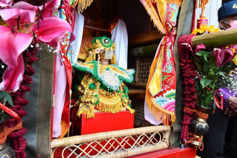 被冠上「粉紅超跑」的白沙屯祖鑾轎，今年預計將在5月2日、7日及8日這3天現身彰化縣，預料將掀起一波追轎熱潮。（圖縣府提供）