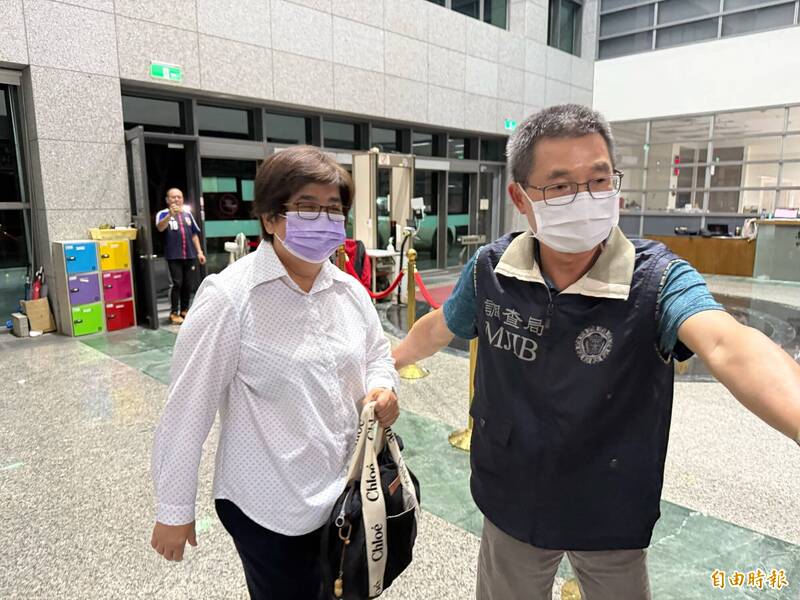 羅東鎮長吳秋齡挪用志工桌宴客疑涉貪遭檢方約談。(記者王峻祺攝) 羅東鎮長吳秋齡挪用志工桌宴客疑涉貪遭檢方約談。(記者王峻祺攝)