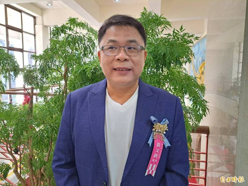 涉詐領議會出席費遭判刑,國民黨新竹市議員黃文政喊冤,稱是誤簽,將上訴到底。(記者洪美秀攝) 涉詐領議會出席費遭判刑,國民黨新竹市議員黃文政喊冤,稱是誤簽,將上訴到底。(記者洪美秀攝)
