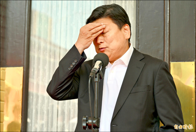 花蓮縣政府二○一六年在前縣長傅崐萁任內送議會通過「提前廢止」礦石景觀稅每公噸十元稅率,並調漲為七十元。民進黨立委沈伯洋昨指出,國民黨去年提案修正「地方稅法通則」,讓傅得以「原先法律未定清楚」為由,為其行為開脫。(記者羅沛德攝) 花蓮縣政府二○一六年在前縣長傅崐萁任內送議會通過「提前廢止」礦石景觀稅每公噸十元稅率,並調漲為七十元。民進黨立委沈伯洋昨指出,國民黨去年提案修正「地方稅法通則」,讓傅得以「原先法律未定清楚」為由,為其行為開脫。(記者羅沛德攝)