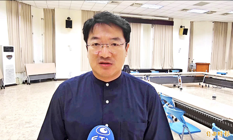 張淵翔坦承蒐個資助罷免 林智群狠酸:國民黨不犯罪就不會做事情 張淵翔坦承蒐個資助罷免 林智群狠酸:國民黨不犯罪就不會做事情