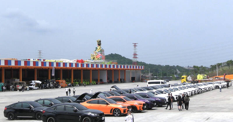 BMW X6車隊寶山車聚 豪車、超跑車友也來一起做公益