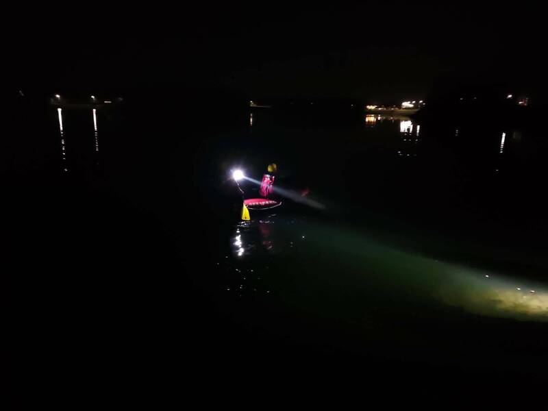 消防人員3日夜間獲報，到蘭潭搜尋失聯男子蹤影。（民眾提供）