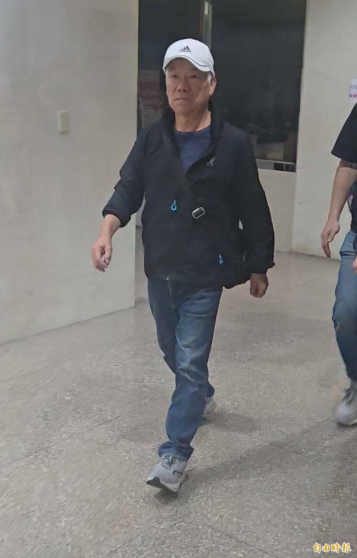 時任中華仁德推廣協會理事長葉東燦訊後也聲押禁見。(記者王定傳攝) 時任中華仁德推廣協會理事長葉東燦訊後也聲押禁見。(記者王定傳攝)