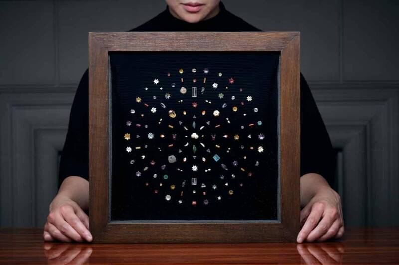 圖為裝裱後、引發印度政府強烈抗議的皮普拉瓦（Piprahwa）寶石舍利。這（取自Sotheby’s官網）