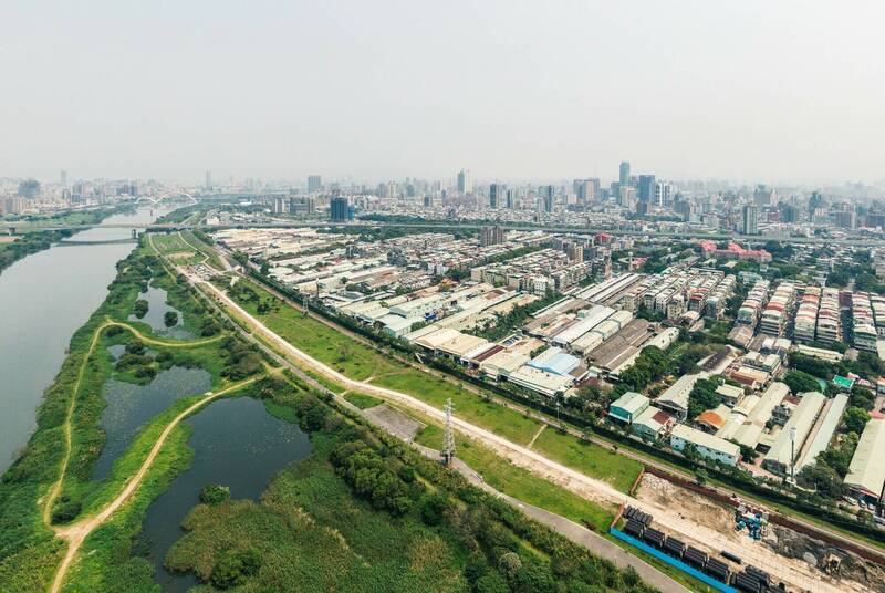 新北市板橋浮洲地區建物老舊,市府劃設2處策略更新地區作為公辦都更推動示範,拚都更加速。圖為浮洲地區現況。(新北市城鄉局提供) 新北市板橋浮洲地區建物老舊,市府劃設2處策略更新地區作為公辦都更推動示範,拚都更加速。圖為浮洲地區現況。(新北市城鄉局提供)