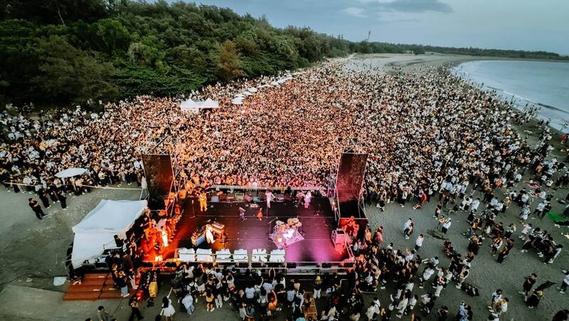 在南市安平區登場的「漁光島生活節」,上週末人潮盛況。(台南市文化局提供) 在南市安平區登場的「漁光島生活節」,上週末人潮盛況。(台南市文化局提供)