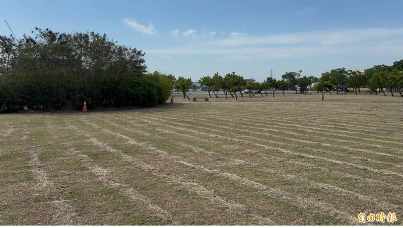 南市安南區運用東和里公園空間打造第1座寵物公園,將於今年7月底完工。(記者王姝琇攝) 南市安南區運用東和里公園空間打造第1座寵物公園,將於今年7月底完工。(記者王姝琇攝)