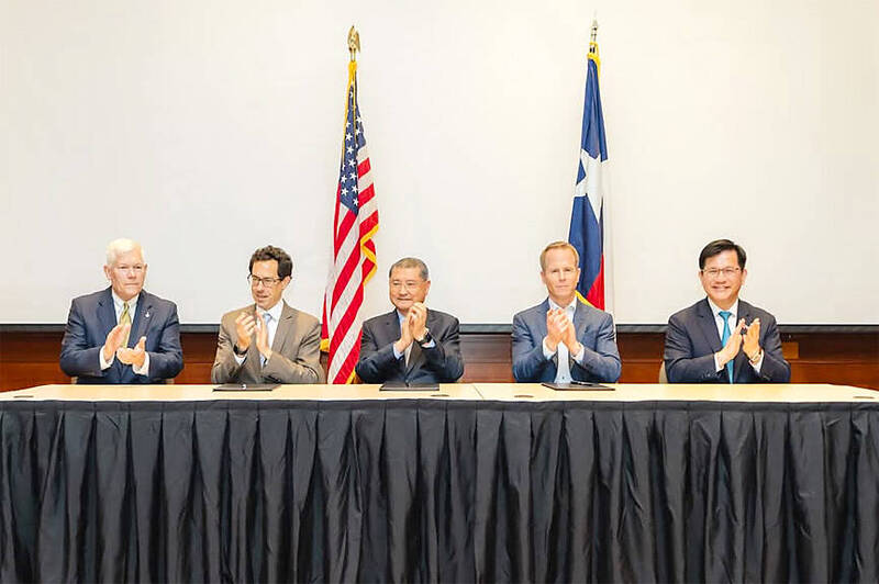 From left, US Representative Pete Sessions, Texas Association of Business president Glenn Hamer, Taiwan Electrical and Electronic Manufacturers’ Association chairman Richard Lee, Opportunity Austin chief executive officer Ed Latson and Minister of Foreign Affairs Lin Chia-lung attend the Taiwan-Texas Artificial Intelligence Innovation Forum in the US state on Friday.
Photo courtesy of the Ministry of Foreign Affairs
From left, US Representative Pete Sessions, Texas Association of Business president Glenn Hamer, Taiwan Electrical and Electronic Manufacturers’ Association chairman Richard Lee, Opportunity Austin chief executive officer Ed Latson and Minister of Foreign Affairs Lin Chia-lung attend the Taiwan-Texas Artificial Intelligence Innovation Forum in the US state on Friday.
Photo courtesy of the Ministry of Foreign Affairs