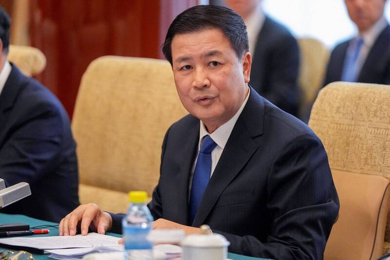 华尔街日报报道,中国国家主席习近平指定公安部长王小洪赴瑞士出席美中贸易谈判。 (路透)