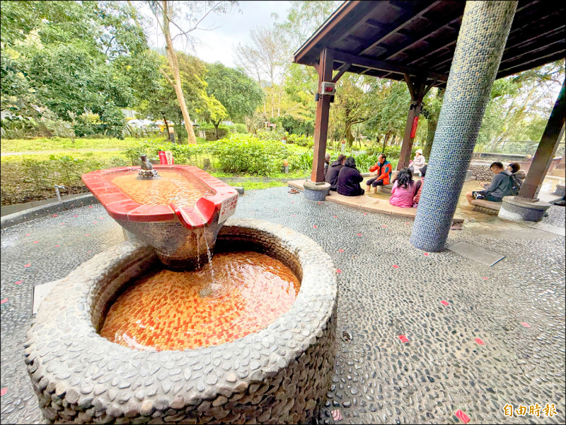 宜蘭溫泉水權、標章,申請期限將統一為三年。圖為礁溪溫泉公園泡腳池。
(記者王峻祺攝) 宜蘭溫泉水權、標章,申請期限將統一為三年。圖為礁溪溫泉公園泡腳池。
(記者王峻祺攝)
