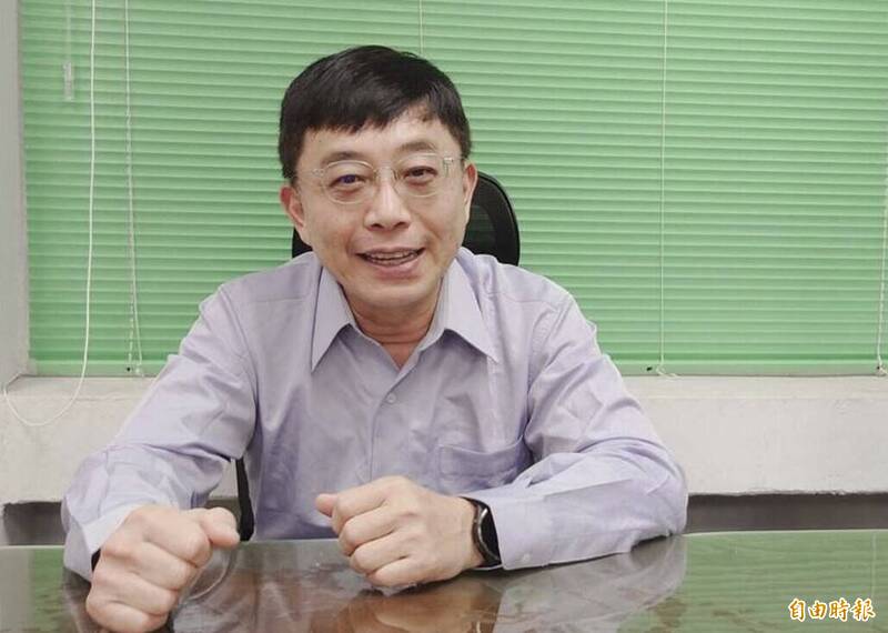 藍白聯手通過5天假,又要普發1萬元,李忠憲直指藍白胡搞瞎搞,台灣還有多少時間?(記者洪瑞琴攝) 藍白聯手通過5天假,又要普發1萬元,李忠憲直指藍白胡搞瞎搞,台灣還有多少時間?(記者洪瑞琴攝)
