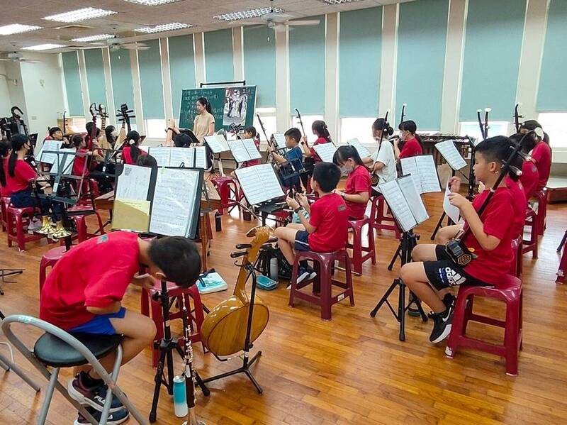 國立嘉義大學蘭潭國樂團帶動中小學課程辦理情形。（圖由教育部提供）