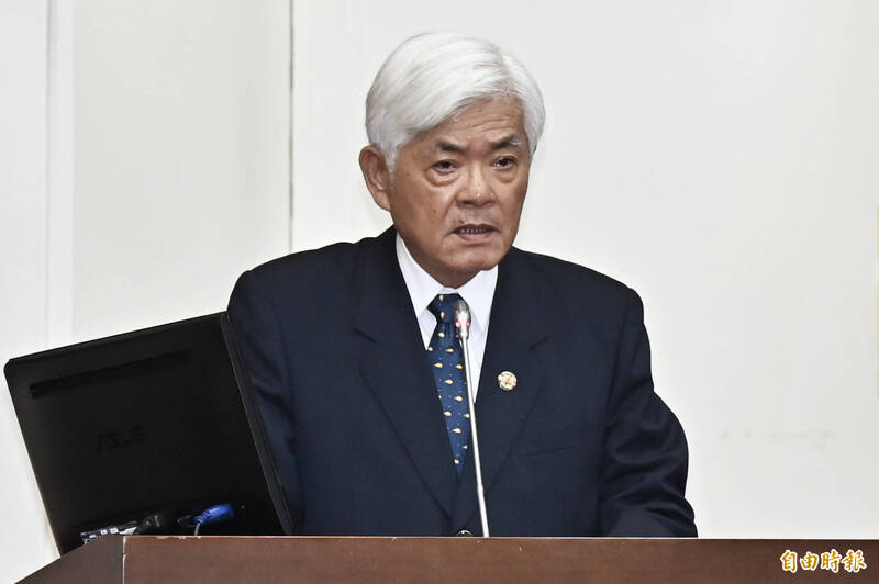 中選會主委李進勇12日出席立法院內政委員會處理海籌劃、黨產會、中選會、陸凍籌劃、客席規劃等規劃方案。 (記者塗建榮攝) 中選會主委李進勇12日出席立法院內政委員會處理海籌劃、黨產會、中選會、陸凍籌劃、客席規劃等規劃方案。 (記者塗建榮攝)
