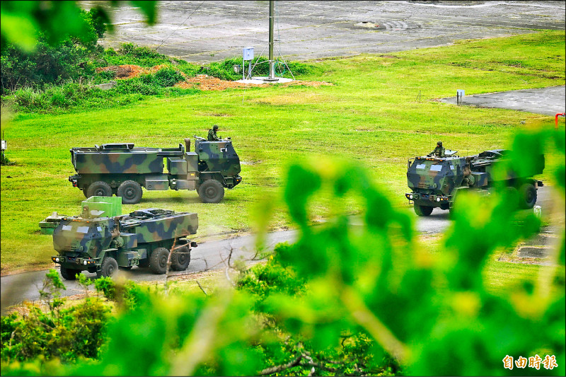 海馬士首射 33枚火箭彈震撼九鵬 11套接力亮相 展現國軍縱深打擊火力