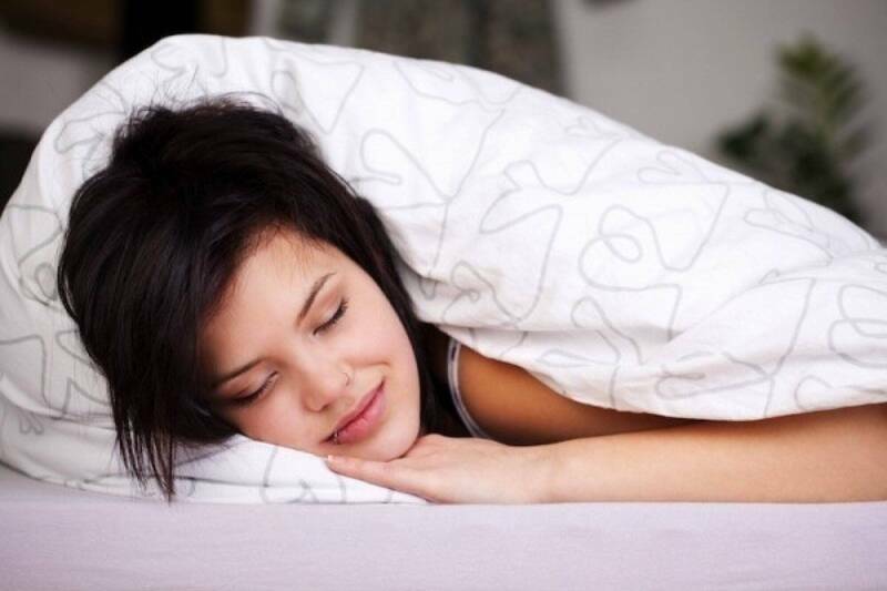 酷暑難眠,如何一夜好眠成現代人課題。科學家正研究適應之道,助民眾在高溫下提升睡眠品質。示意圖。(法新社) 酷暑難眠,如何一夜好眠成現代人課題。科學家正研究適應之道,助民眾在高溫下提升睡眠品質。示意圖。(法新社)