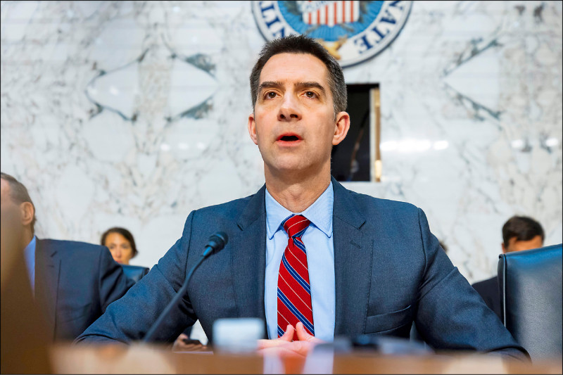 美國阿肯色州聯邦參議員柯頓等17名國會議員，要求商務部禁止銷售TP-Link製造的網路設備。（歐新社檔案照）