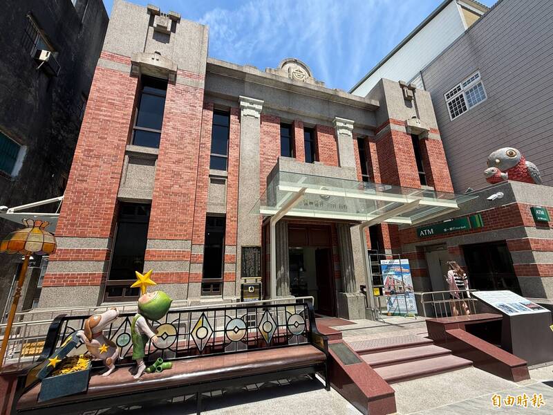 一銀宜蘭分行去年助警攔詐150萬元,如今5行員涉助詐團開戶被法辦。 (記者王峻祺攝) 一銀宜蘭分行去年助警攔詐150萬元,如今5行員涉助詐團開戶被法辦。 (記者王峻祺攝)