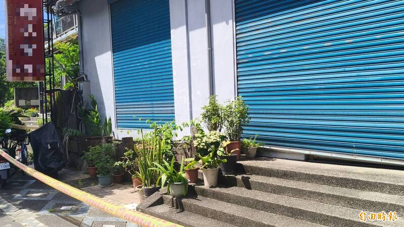 花蓮縣北區29歲蔡姓女老師在租屋處被勒斃,警方封鎖現場蒐證。(記者王錦義攝) 花蓮縣北區29歲蔡姓女老師在租屋處被勒斃,警方封鎖現場蒐證。(記者王錦義攝)