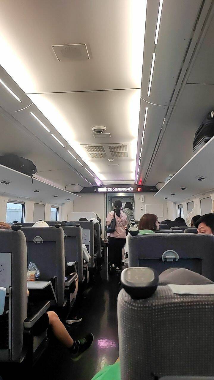 花蓮雨大,台鐵和仁段無法通行,列車暫停行駛。(讀者提供) 花蓮雨大,台鐵和仁段無法通行,列車暫停行駛。(讀者提供)