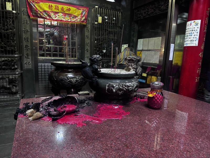 桃園市後站地區的4間土地公廟接連遭到縱火。（記者余瑞仁翻攝）